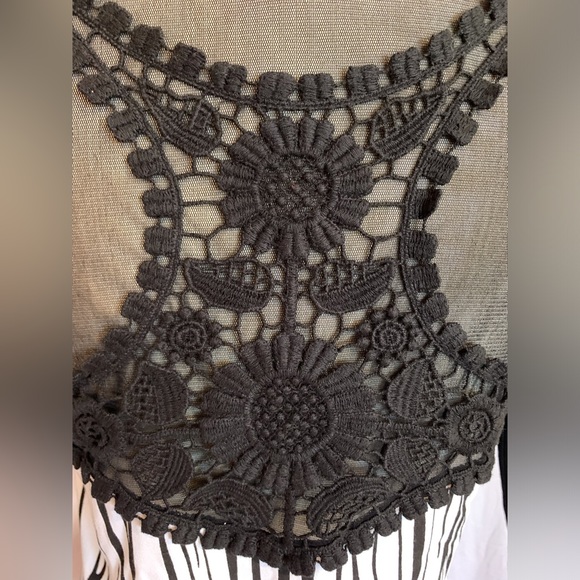 Funky Zebra stripes and embroidery /mesh tunic - Picture 7 of 8